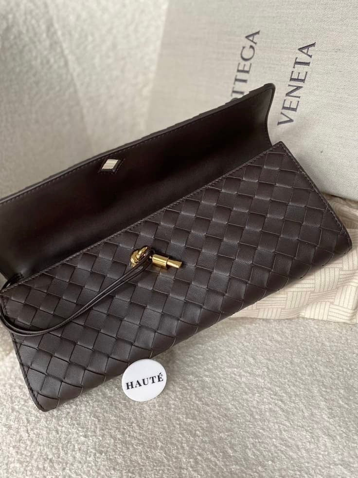 Bottega Veneta Andiamo Clutch in Genuine Leather Box Included