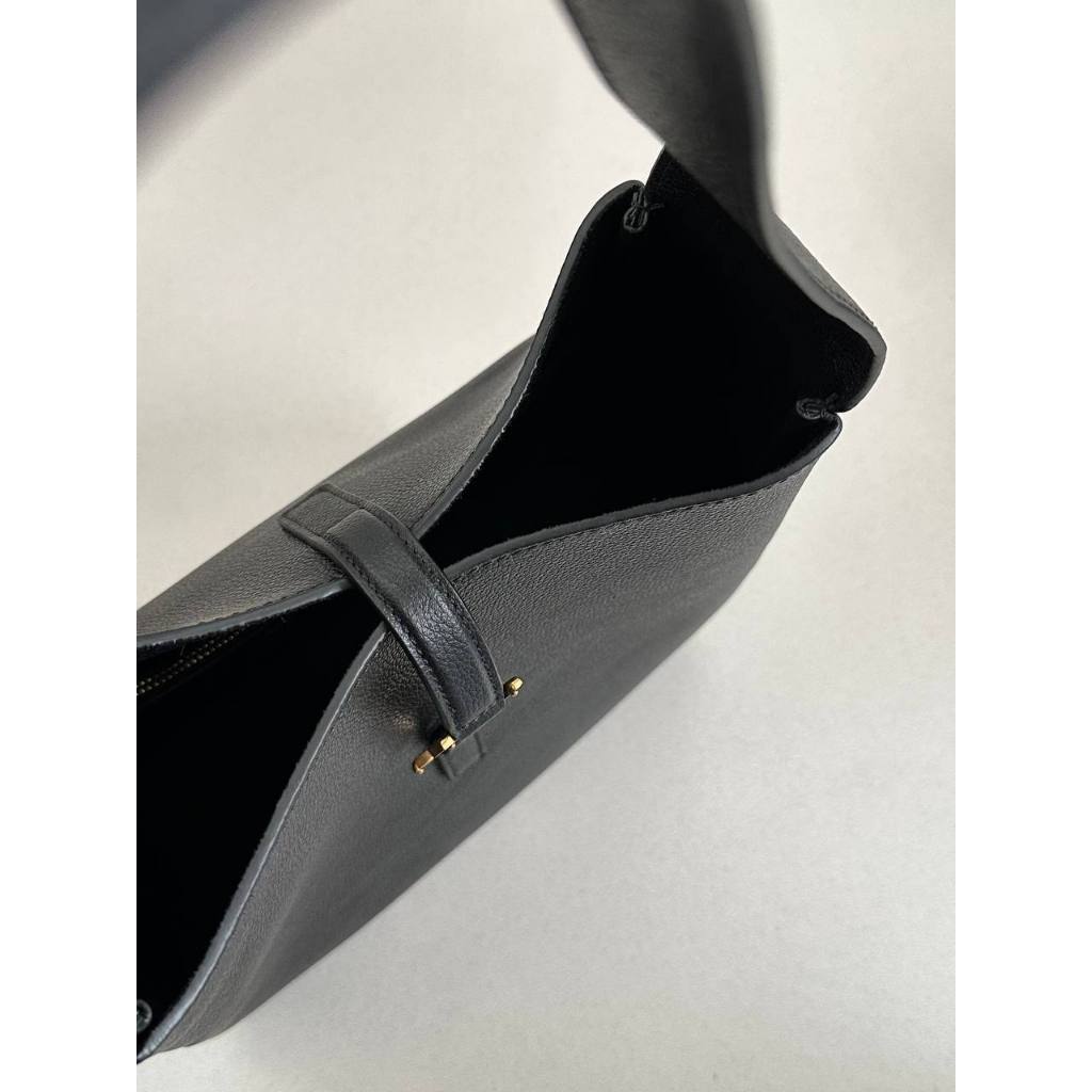 YSL Le 5 Supple Small Large in Grained Leather