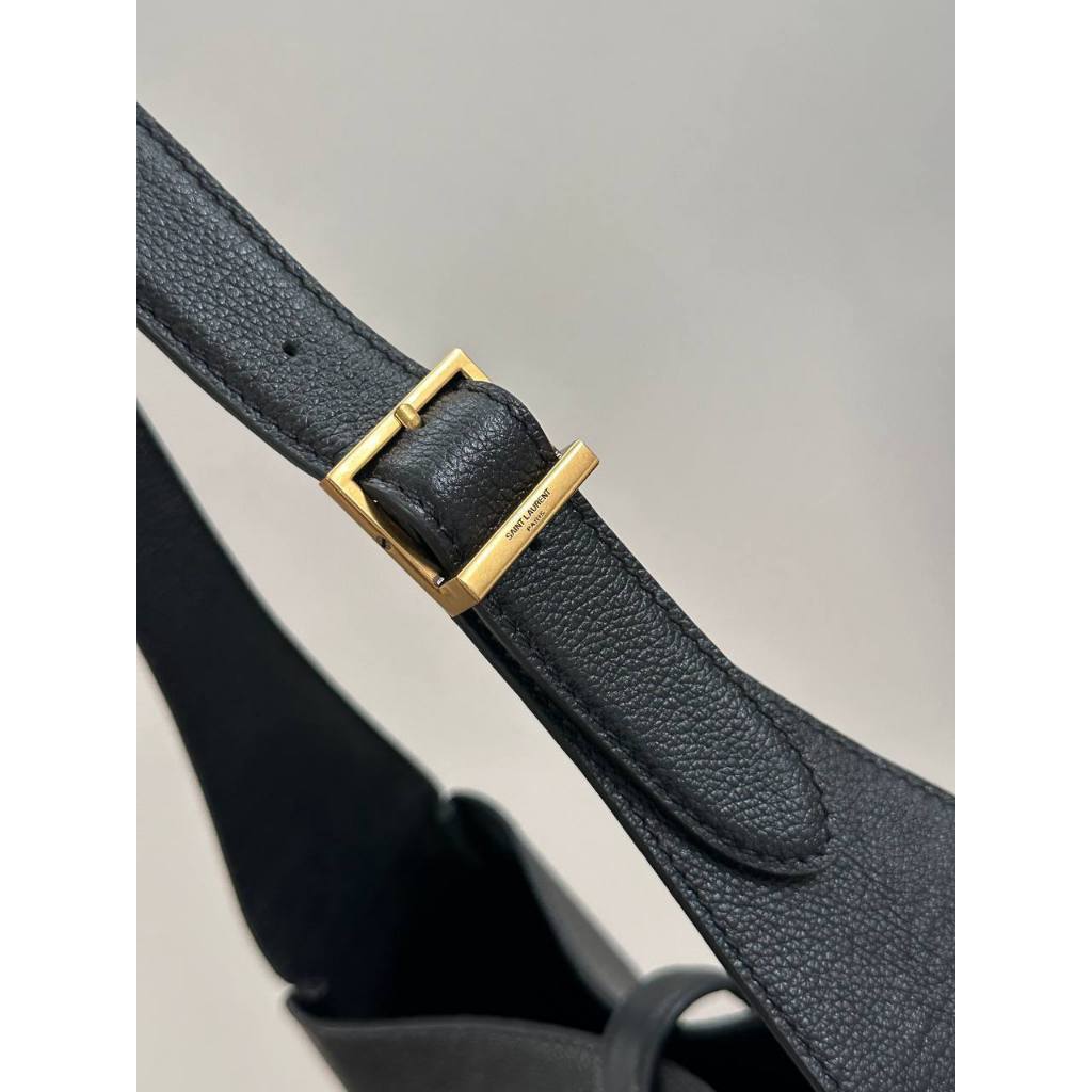YSL Le 5 Supple Small Large in Grained Leather