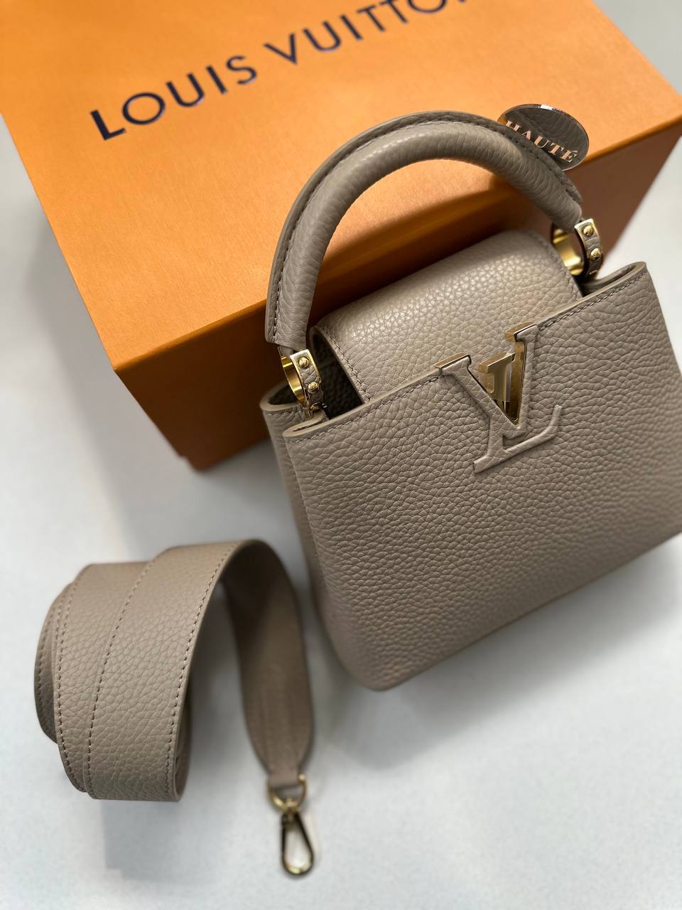 LV Capucines BB