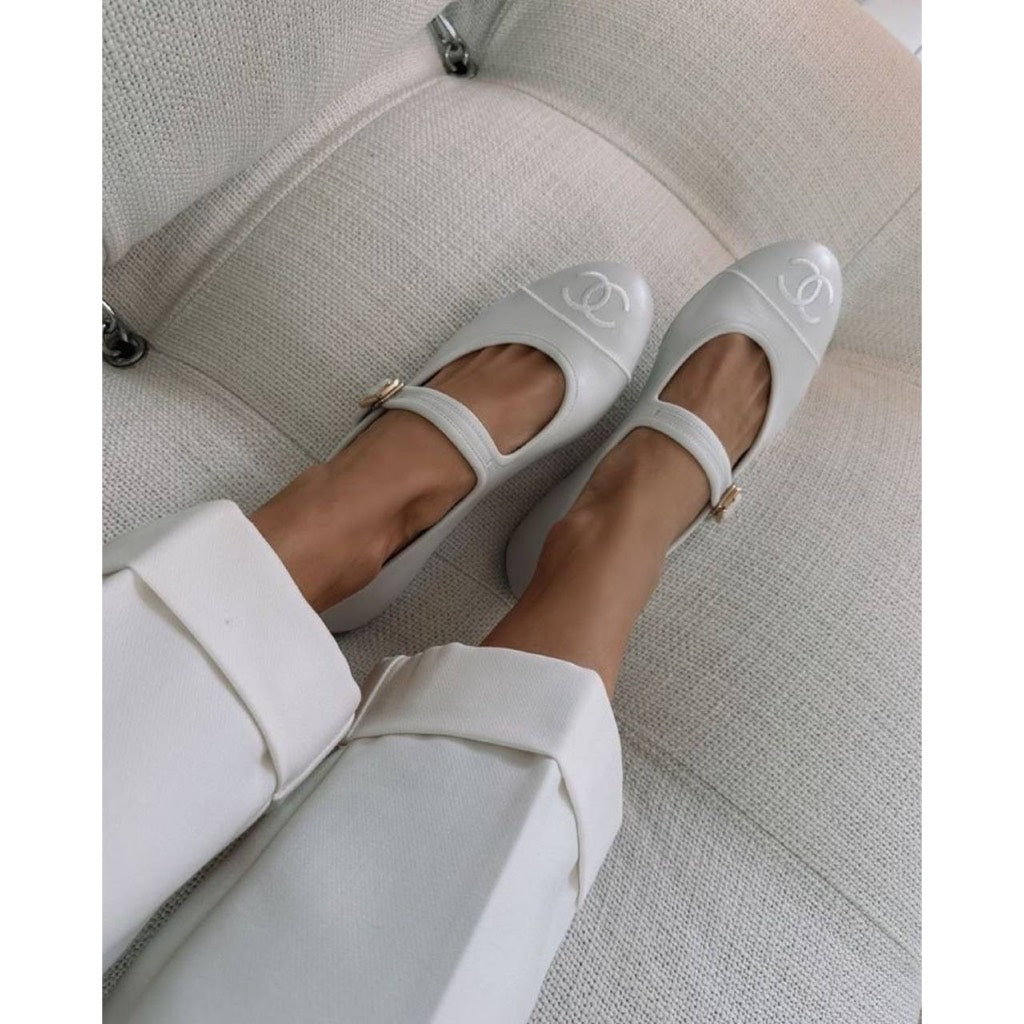 Chanel Mary Janes Flats Pump in Fabric / Genuine Leather Ready Stock