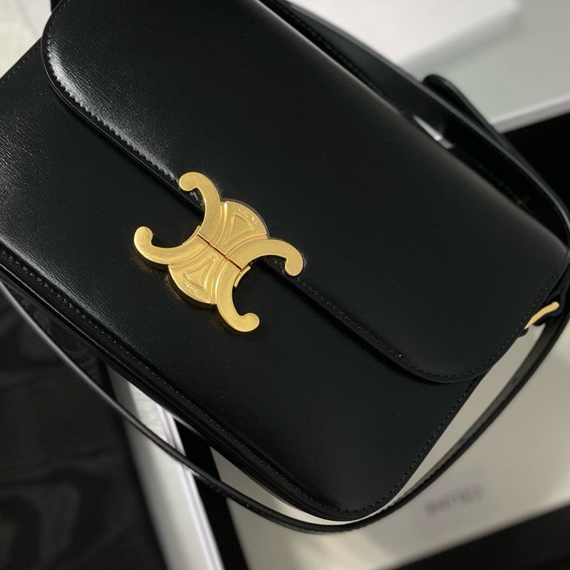 Celine Triomphe Classique / Teen Bag | Shiny Calfskin