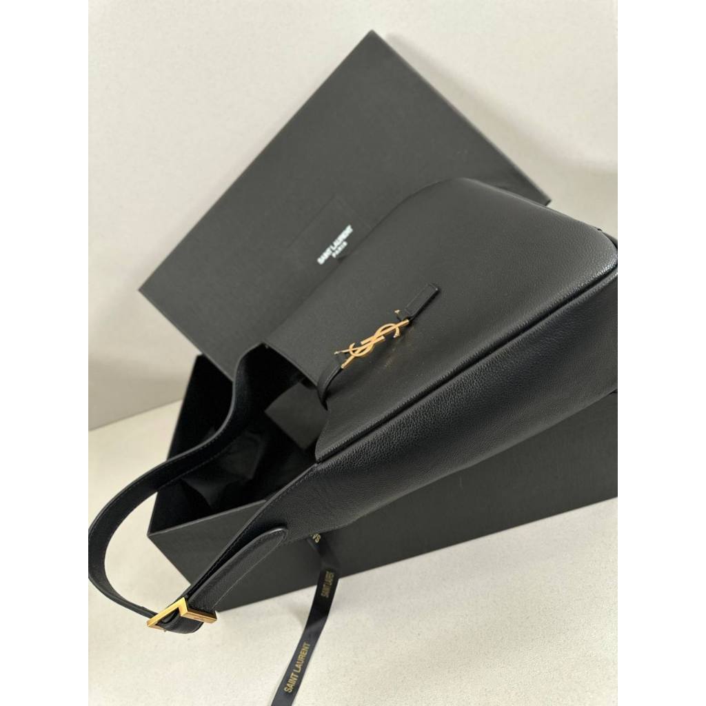 YSL Le 5 Supple Small Large in Grained Leather