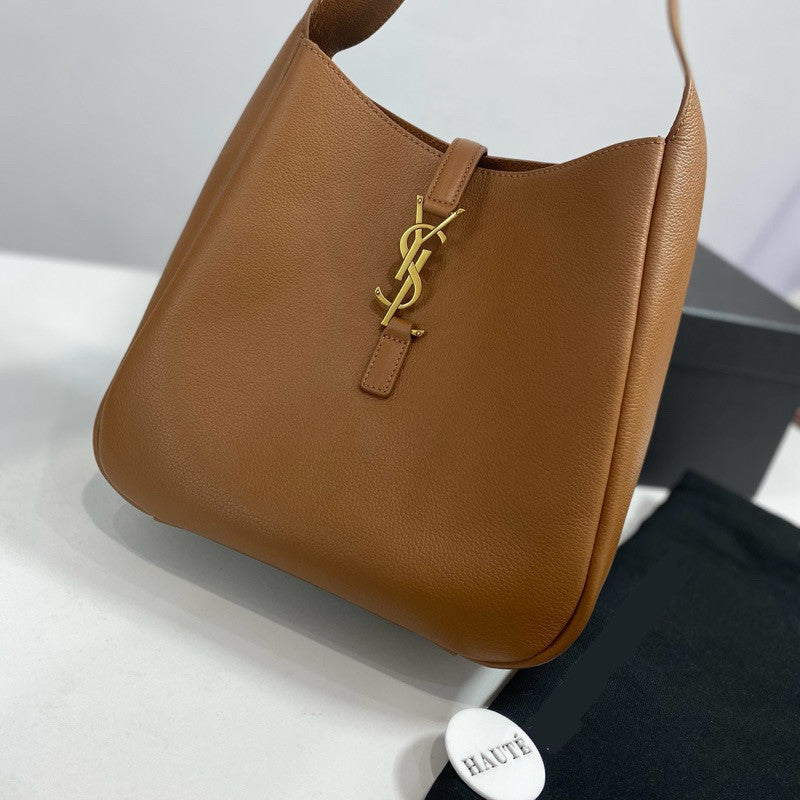 YSL Le 5 Supple Small Large in Grained Leather